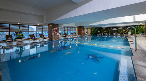 Bể bơi tại Đà Nẵng - Bể bơi khách sạn Mường Thanh