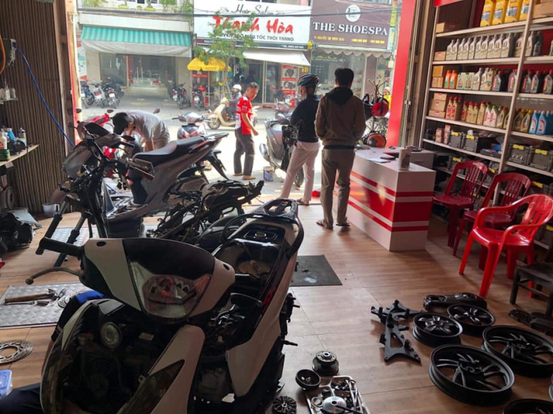 Tri Racing Shop chuyên kinh doanh phụ tùng và sửa xe máy Đà Nẵng