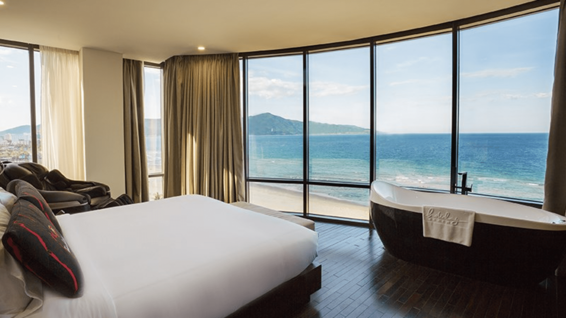 Mangala Zen Garden & Luxury Apartments - Khách sạn 5 sao ở Đà Nẵng sang trọng 