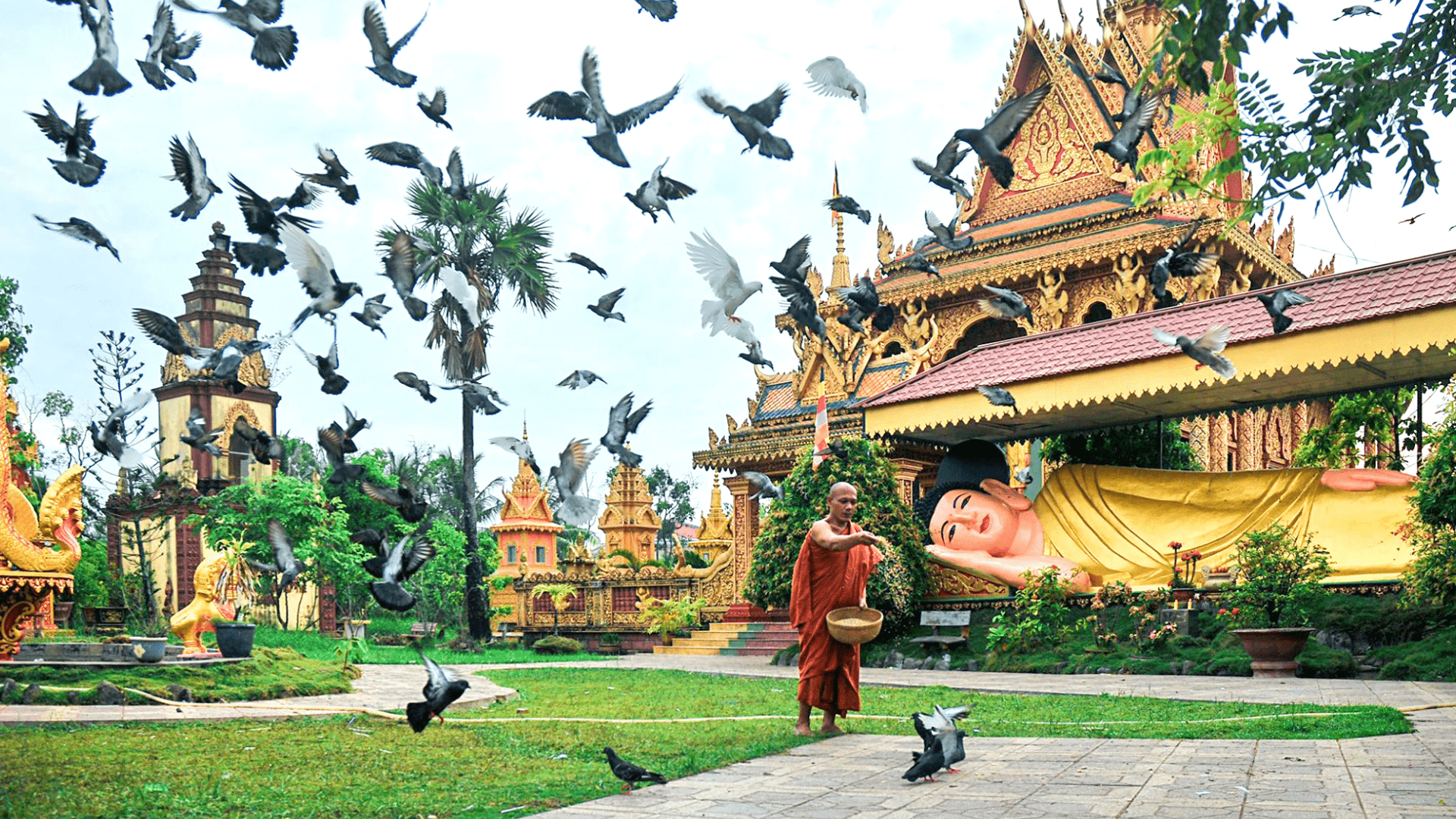 Chùa Monivongsa Bopharam – Nơi thiêng liêng khách du lịch nên tham quan