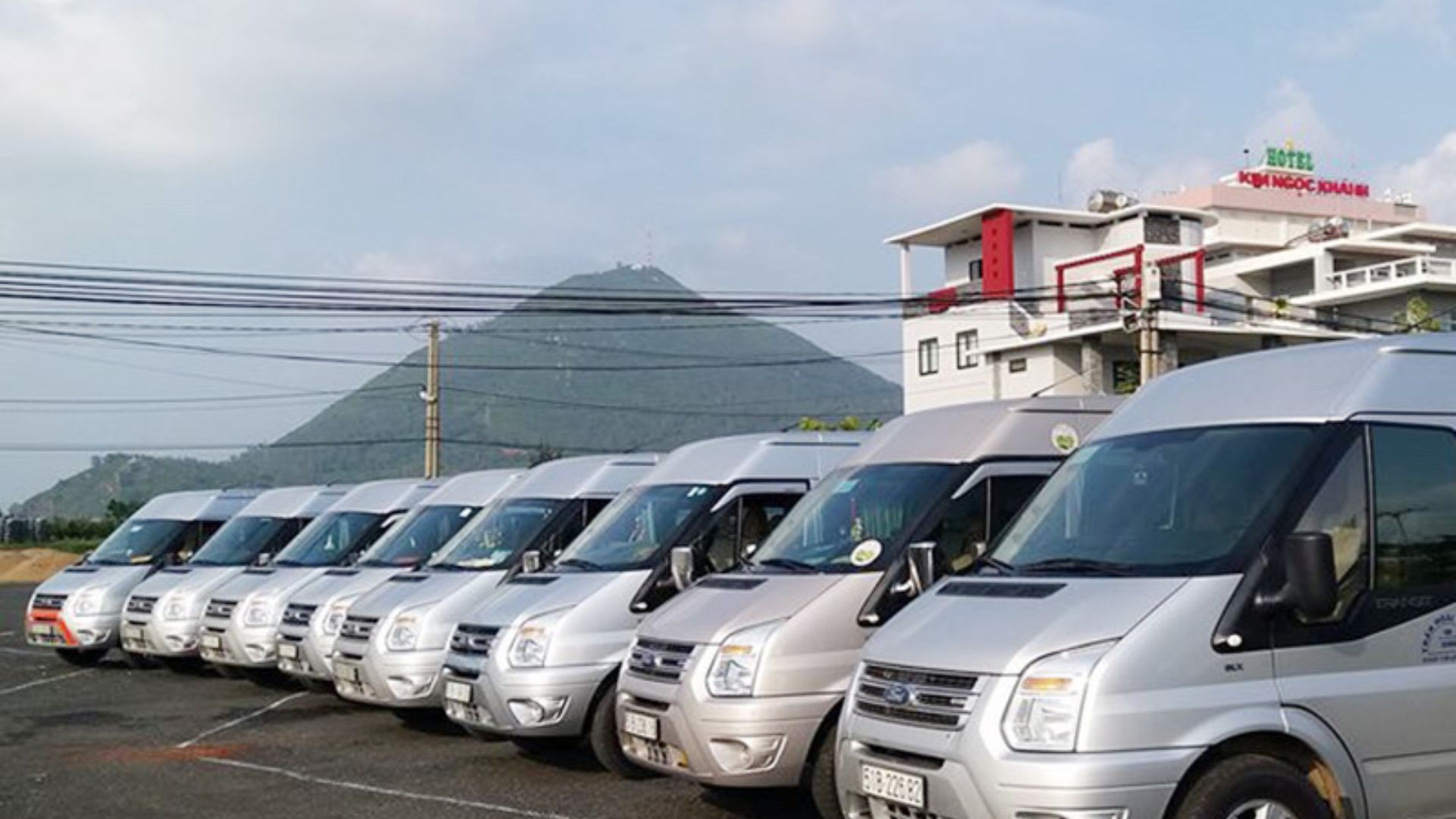 Công ty Quản lý Vận tải và Du lịch Châu Á - Cho thuê xe 16 chỗ Đà Nẵng trọn gói