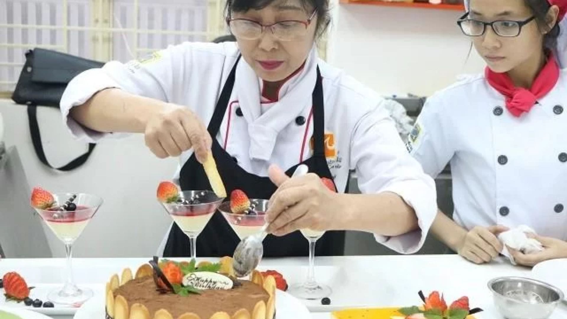 Trung tâm AVA - Địa chỉ học làm bánh ở Đà Nẵng chi phí tốt 