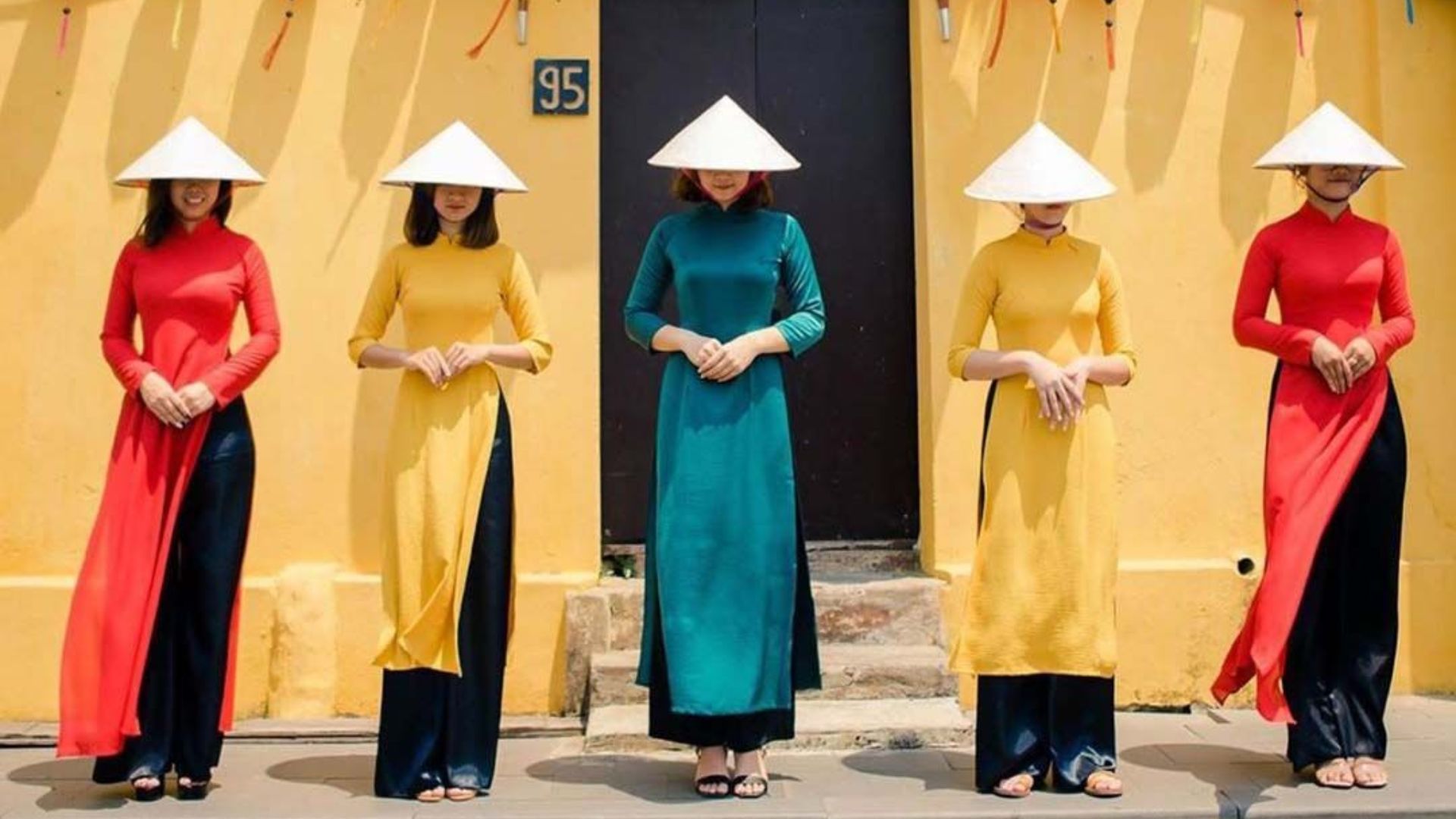 Áo dài Ngoan Bridal - Thuê áo dài đẹp tại Đà Nẵng