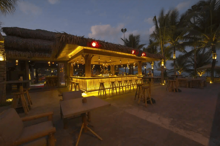 Apocalypse Beach một trong những quán bar chất lượng